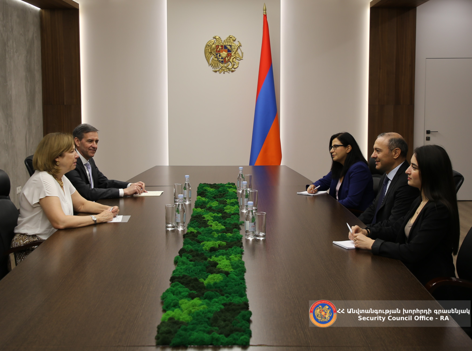 ԱԽ քարտուղարը և ԱՄՆ դեսպանը քննարկել են հայ-ամերիկյան հարաբերությունները