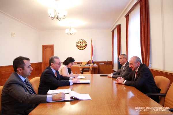 Глава МИД Армении представил президенту Арцаха подробности встречи с Мамедъяровым