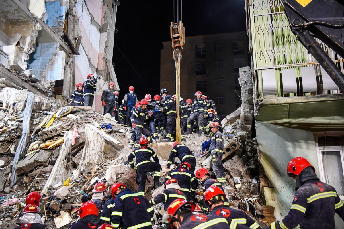 Число жертв обрушения здания в Батуми возросло до пяти человек