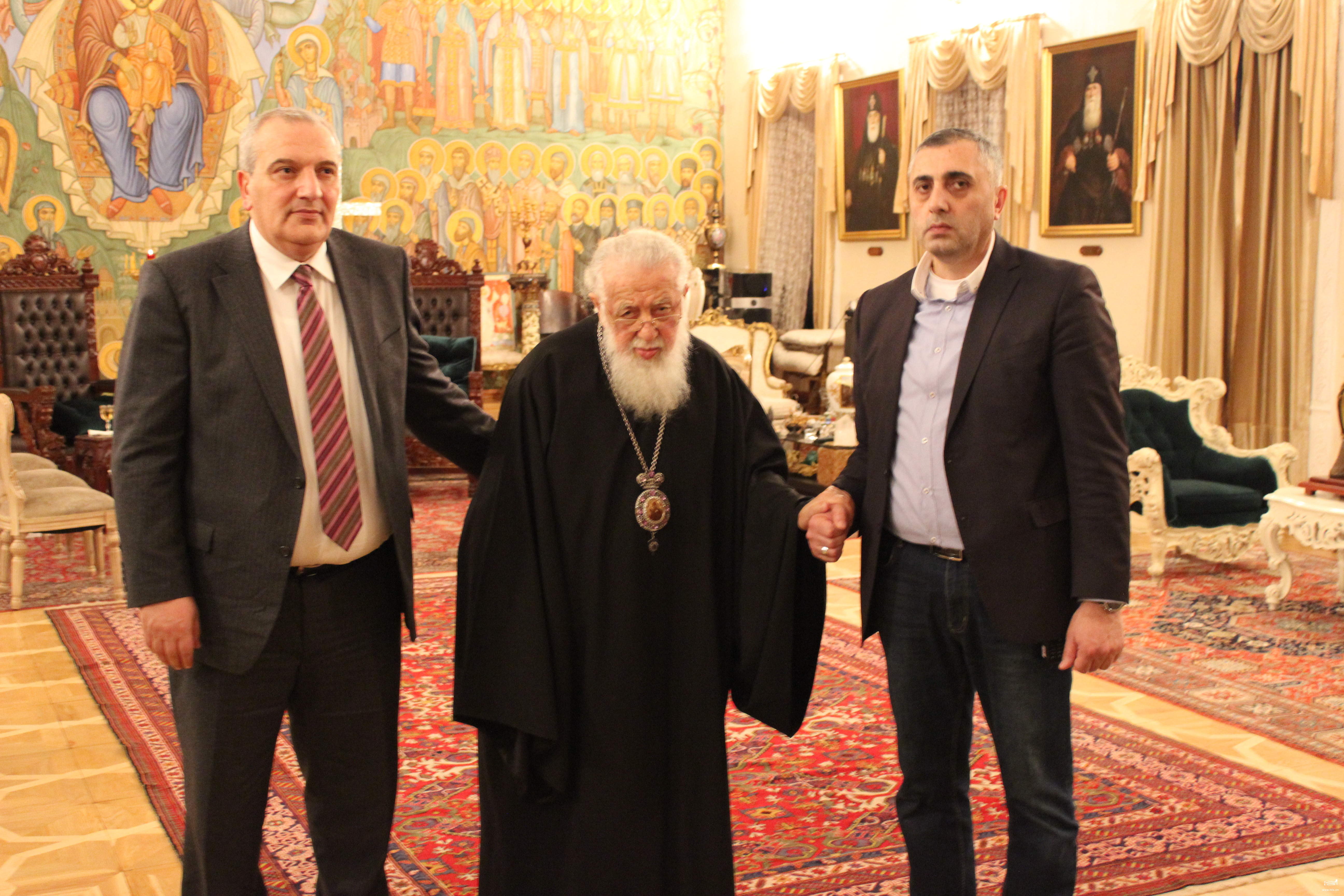 Патриарх Грузии послу Армении: Мы переживаем сложные времена