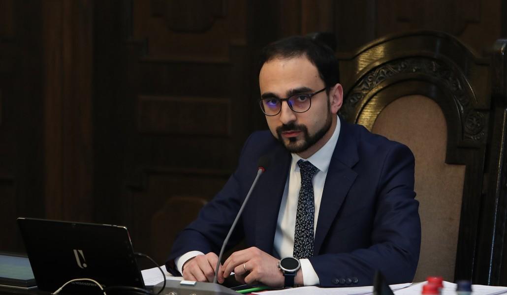 У вице-премьера Армении Тиграна Авиняна есть новый помощник