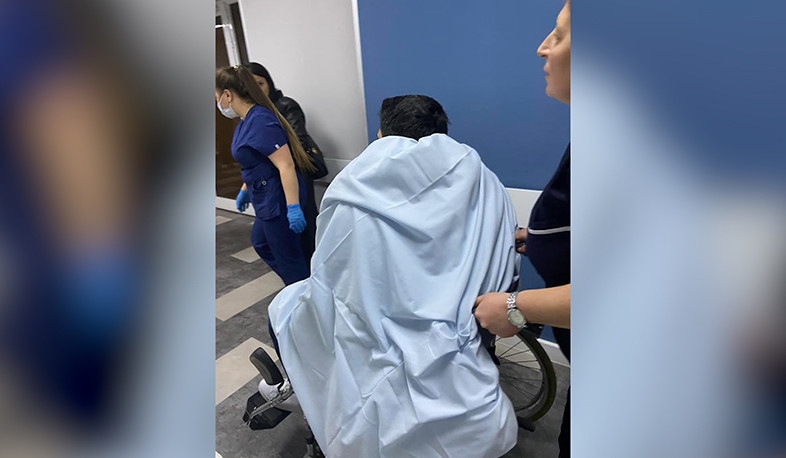 Споткнулся и повредил локоть: спикер НС Армении находится под наблюдением врачей