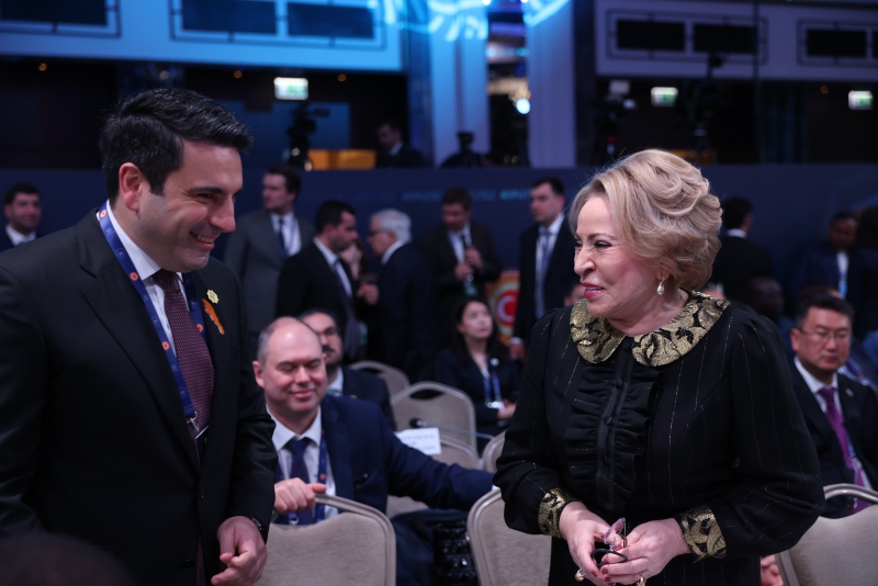 Ален Симонян находится в Стамбуле