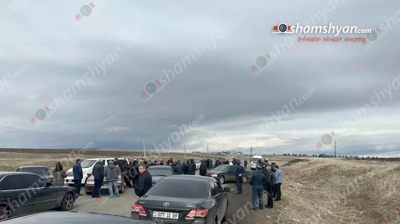 Напряженная ситуация в Ширакской области: родные пленных перекрыли дорогу Бавра-Гюмри