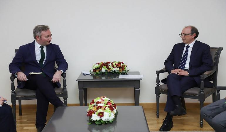 Հայաստանի ԱԳ նախարարը հանդիպեց Ֆրանսիայի արտաքին գործերի պետքարտուղար հետ