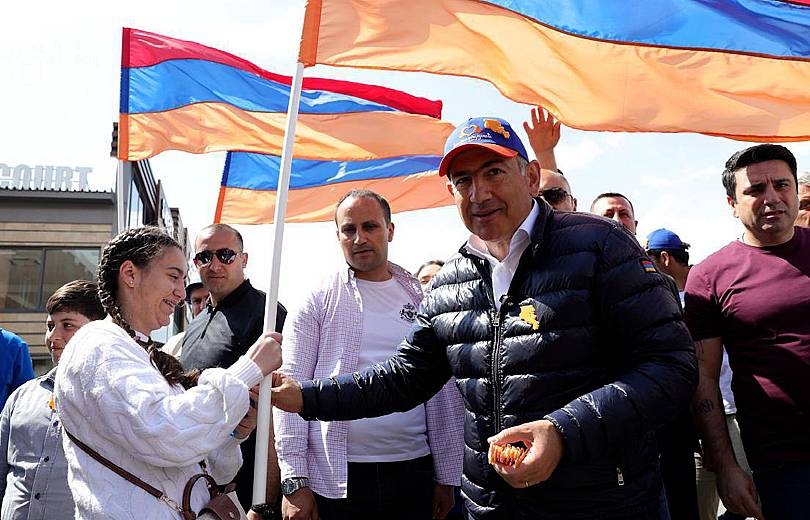 ԿԸՀ-ն ու ՄԻՊ-ը թեթև կշտամբել են Փաշինյանին՝ առանց ՔՊ-ն ուղիղ մատնանշելու