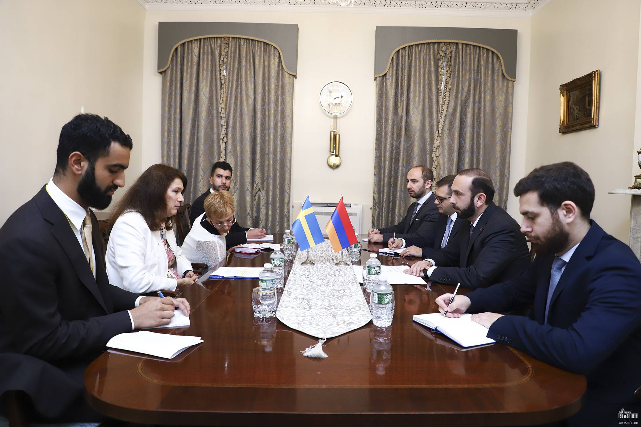 Мирзоян на встрече с главой МИД Швеции подчеркнул необходимость оценки военным преступлениям Баку