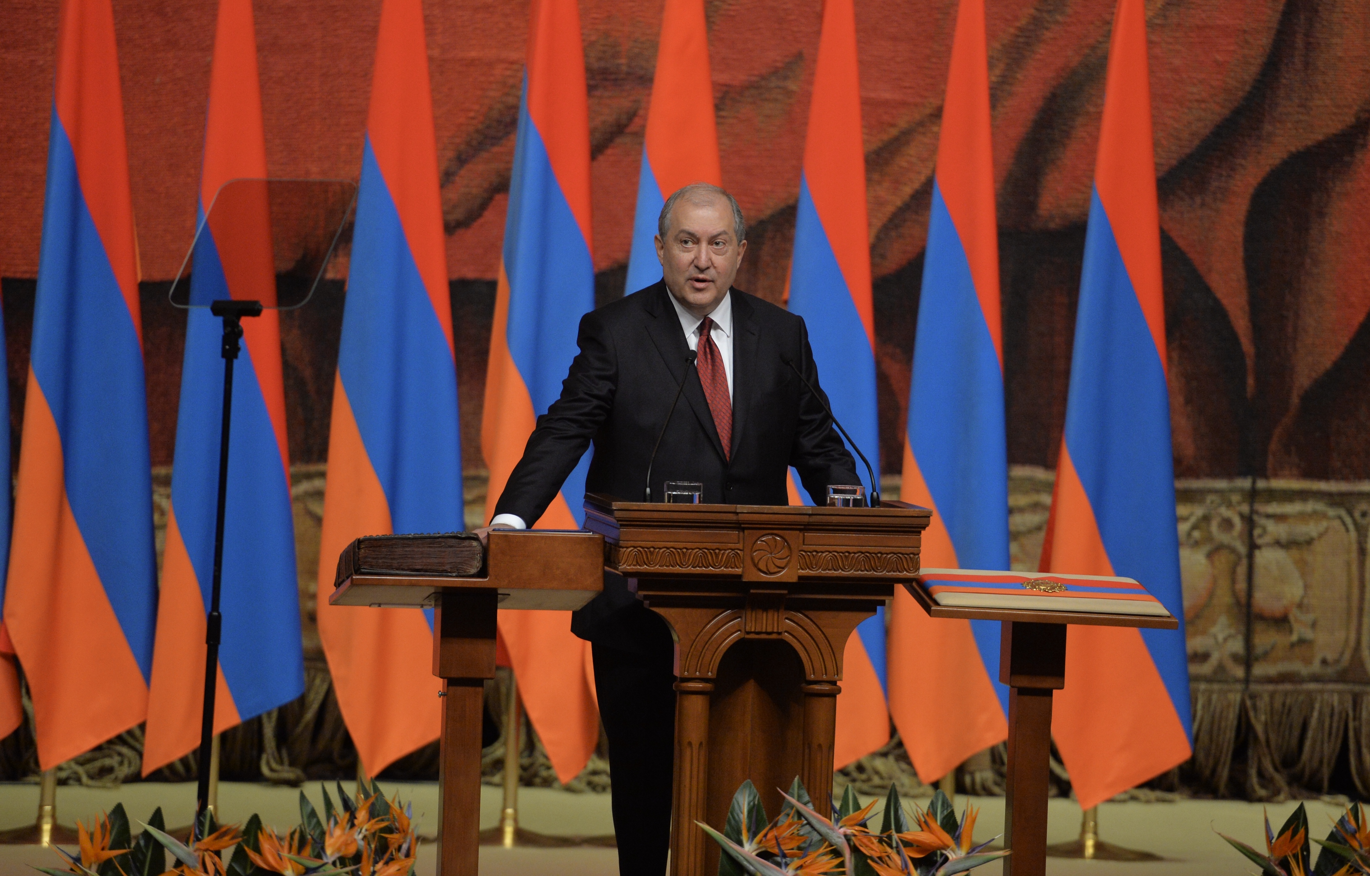 Армен Саркисян принес присягу народу и вступил в должность президента Армении