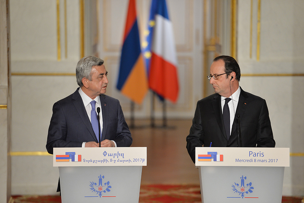 Олланд: нужно внедрить механизмы расследования инцидентов в Карабахе