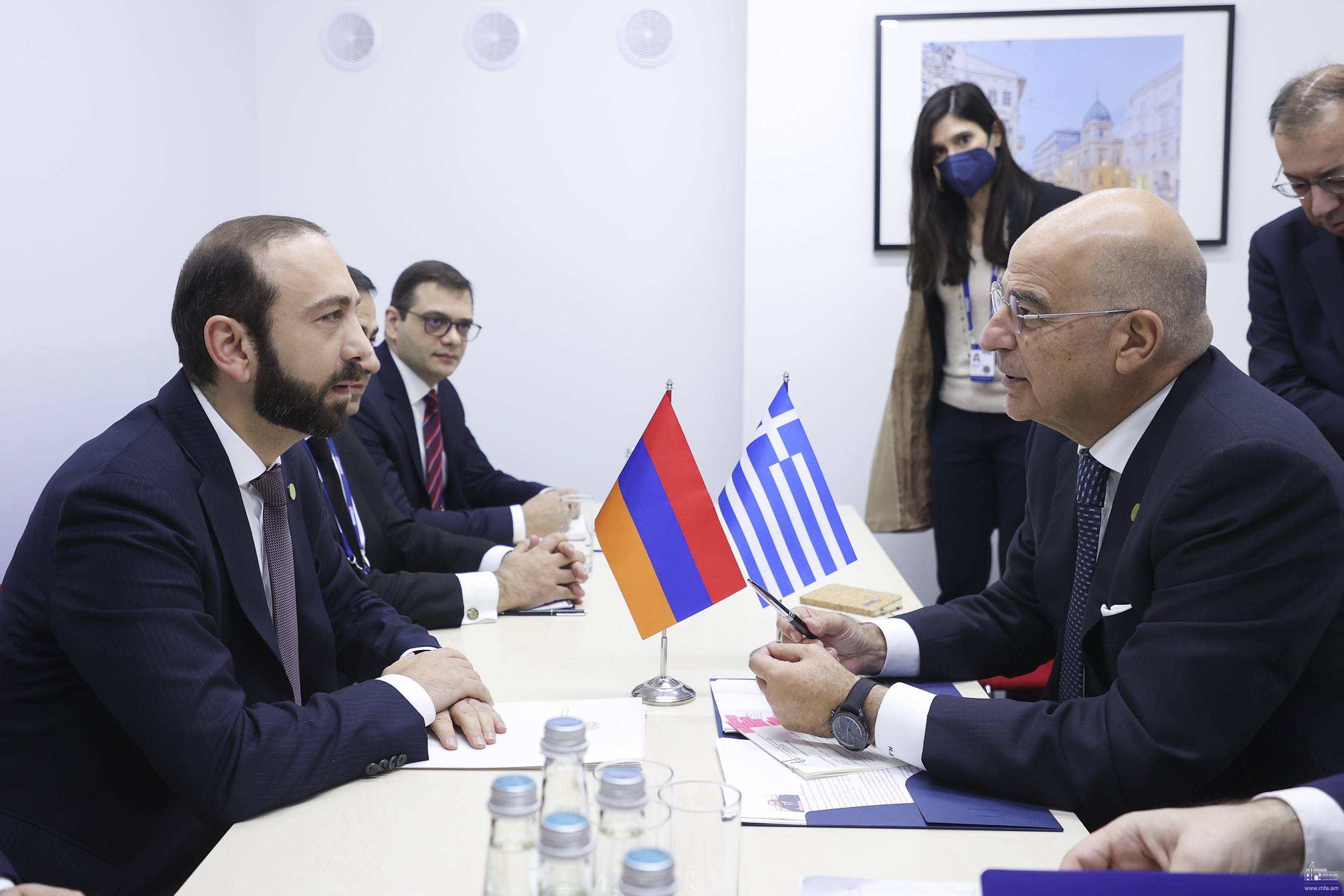 Главы МИД обсудили ряд вопросов армяно-греческого взаимодействия