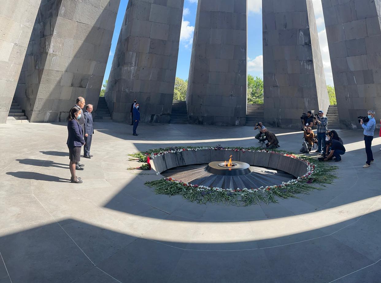 Сергей Лавров возложил венок к Мемориалу памяти жертв Геноцида армян