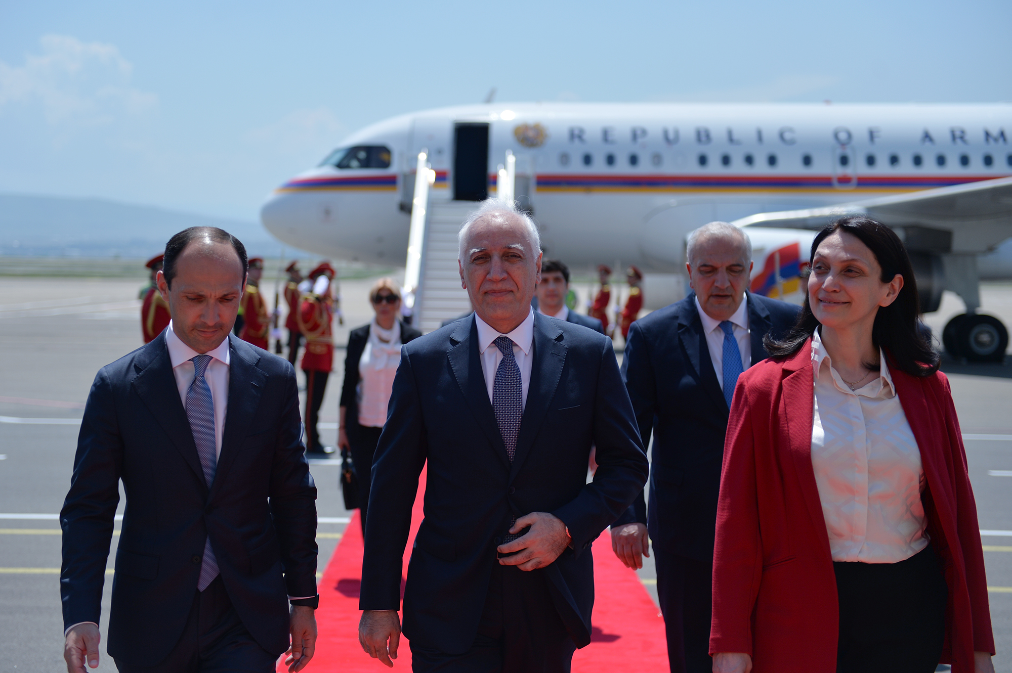 Президент Армении Ваагн Хачатурян прибыл с официальным визитом в Грузию