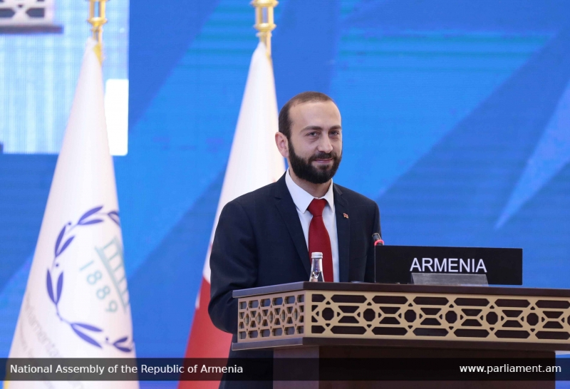 Не ненавистью и ксенофобией готовят население к миру: спикер парламента Армении Баку
