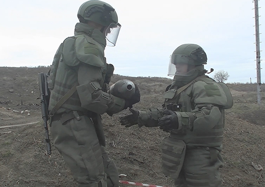 Около 25 тысяч взрывоопасных предметов обезврежено российскими саперами в Карабахе