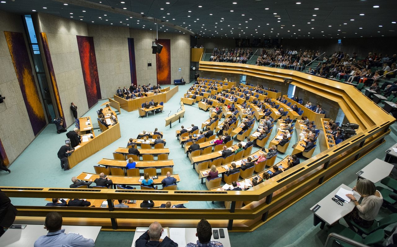 Парламент Нидерландов: ЕС должен потребовать от Азербайджана вывести свои силы из Армении