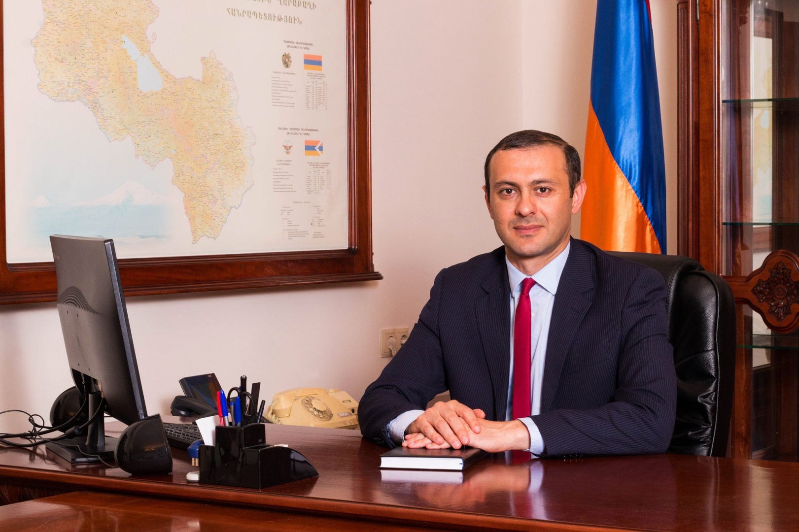 Григорян: Еревану и Баку удалось согласовать лишь один пункт мирного договора