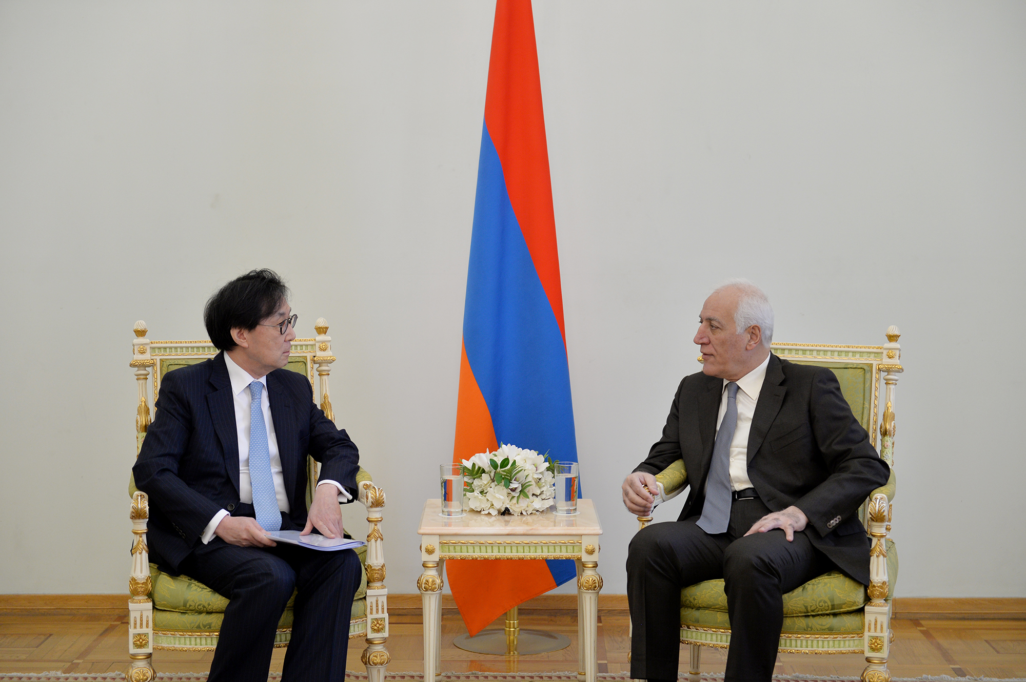 Президент Армении и посол Кореи обсудили сотрудничество при строительстве новой АЭС