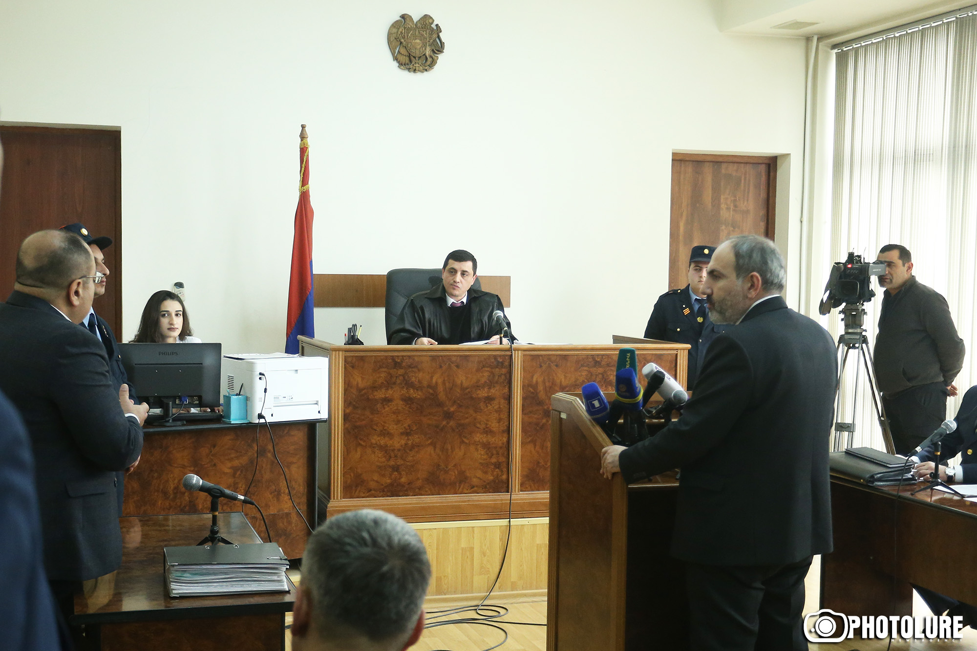 Премьер-министр Армении Никол Пашинян дает показания в суде (Прямое включение)