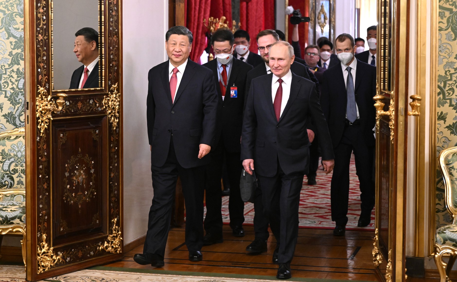 Юрий Ушаков допустил визит Владимира Путина в Китай