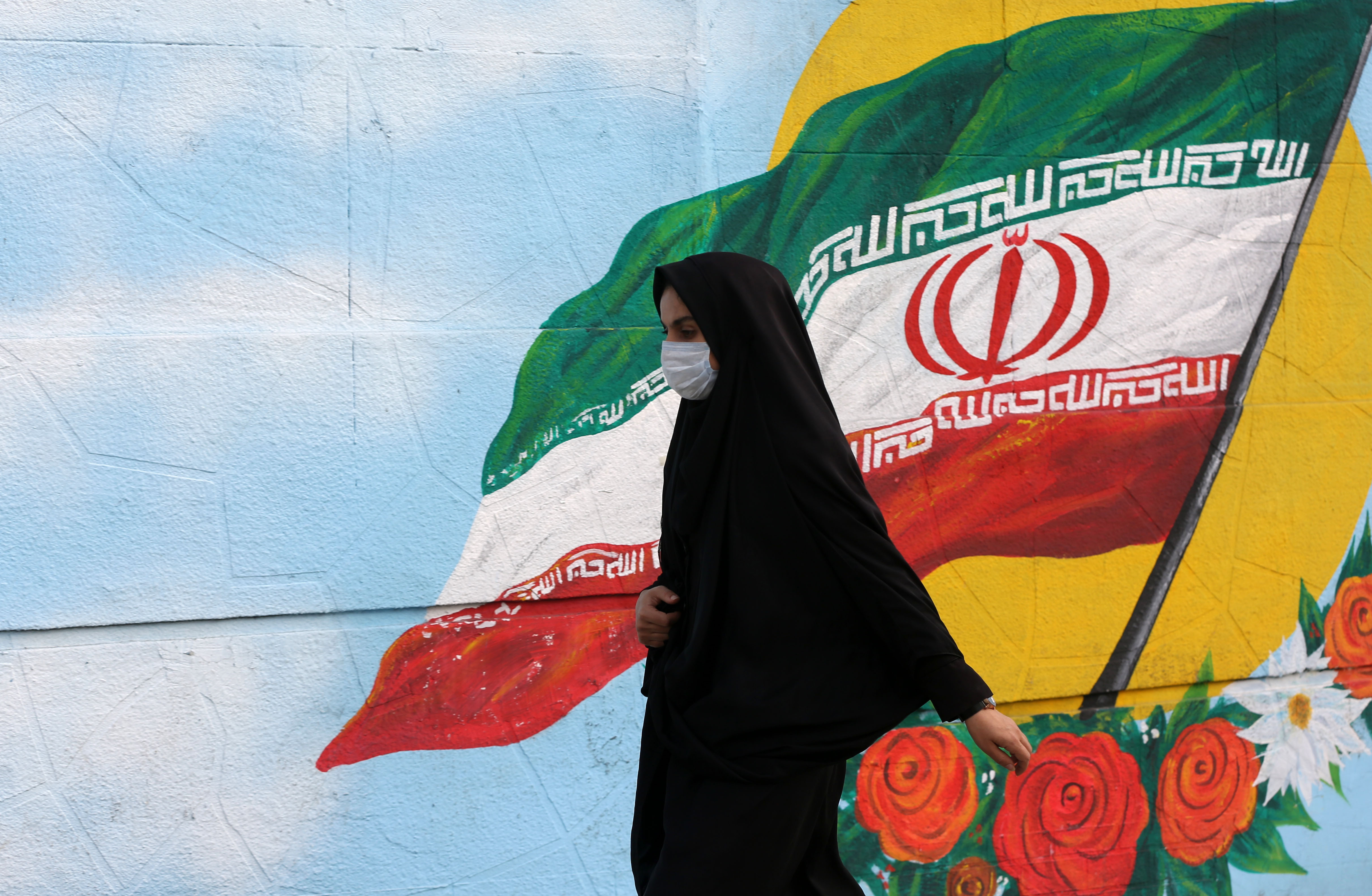 В Иране вновь вводят ограничения из-за распространения штамма 