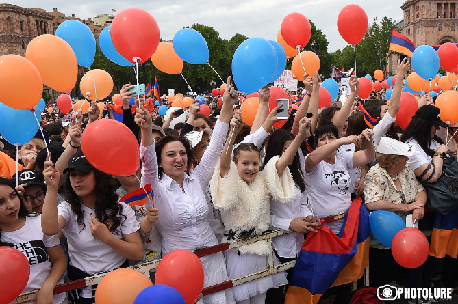 В Армении на майских праздниках будут отдыхать четыре дня подряд
