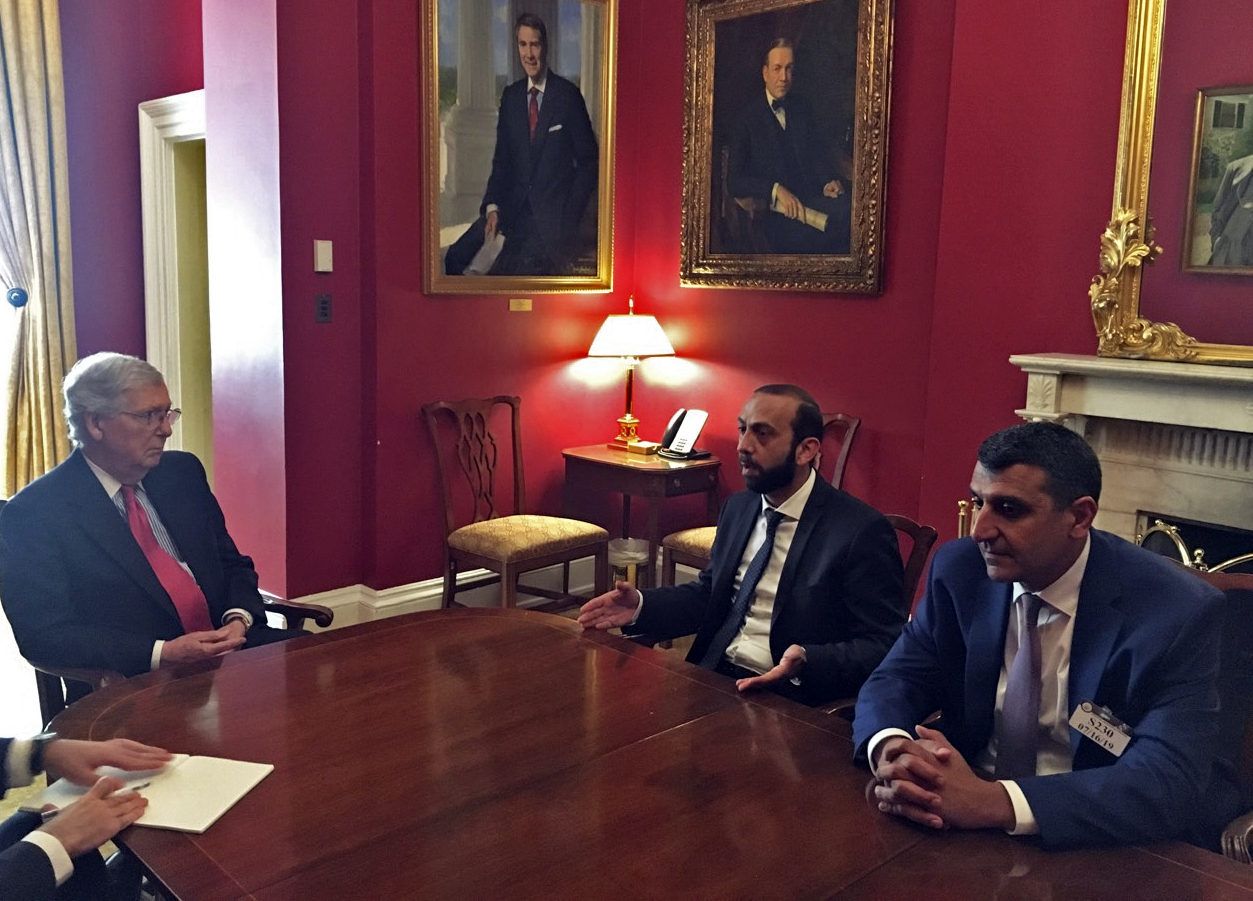 Спикер парламента обсудил в Вашингтоне вопрос увеличения финансовой помощи США Армении