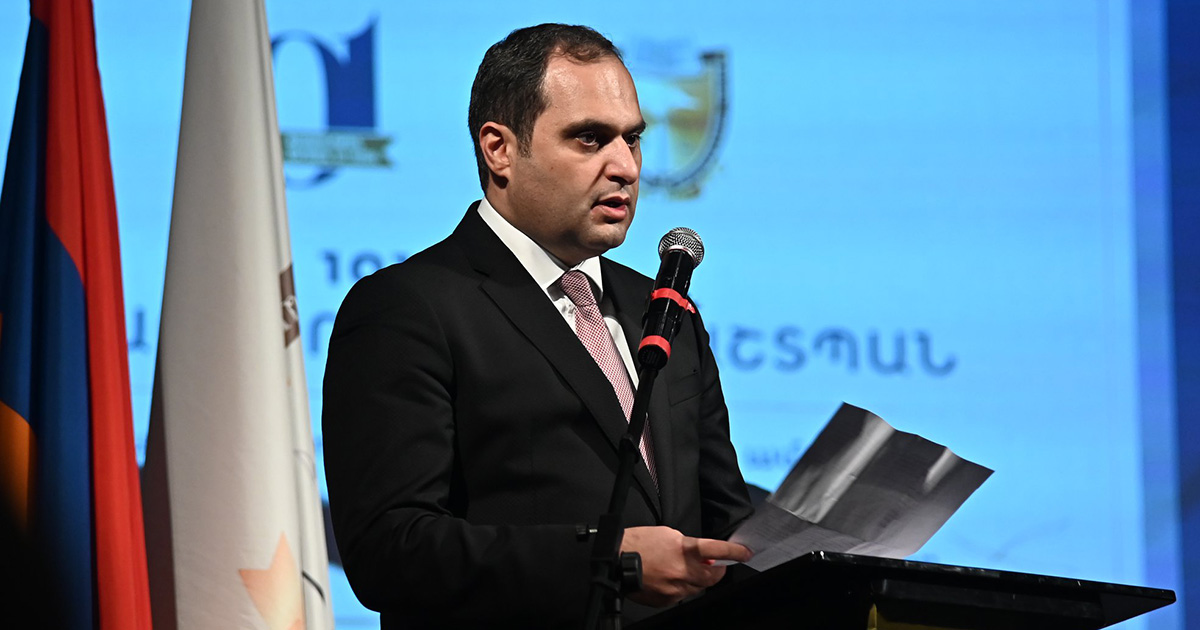 Министр здравоохранения РА считает, что пол детей может быть неопределенным - Зограбян