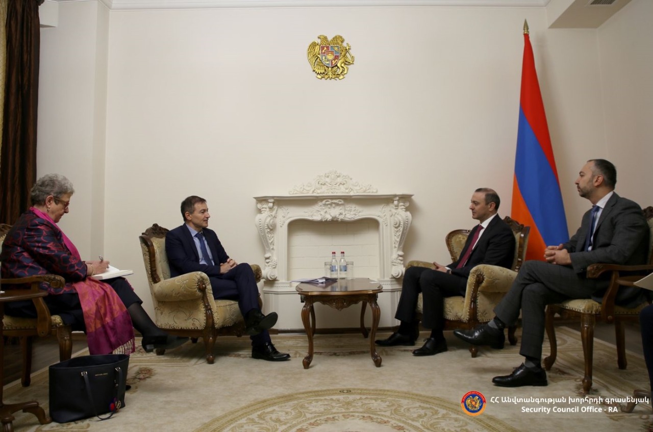 Армен Григорян принял докладчика Европарламента по делам Армении