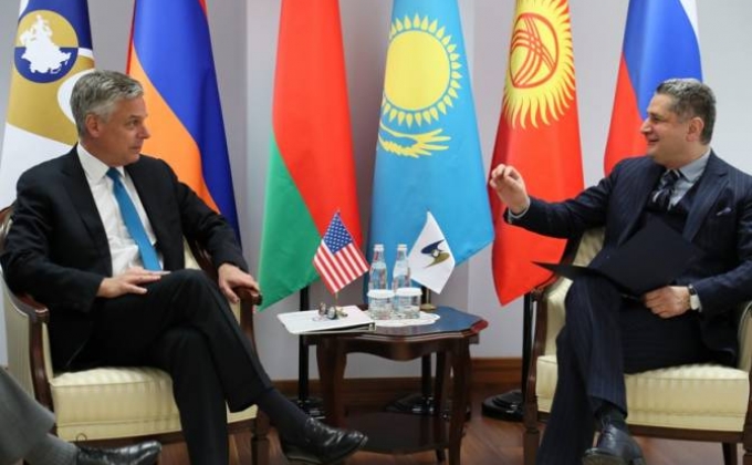 Տիգրան Սարգսյանն ու ՌԴ-ում ԱՄՆ դեսպանը քննարկել են ԵՏՀ-ԱՄՆ հարաբերությունների ձևավորումը