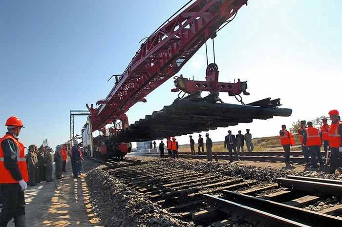 Иран огласил сроки завершения строительства железной дороги Казвин-Решт