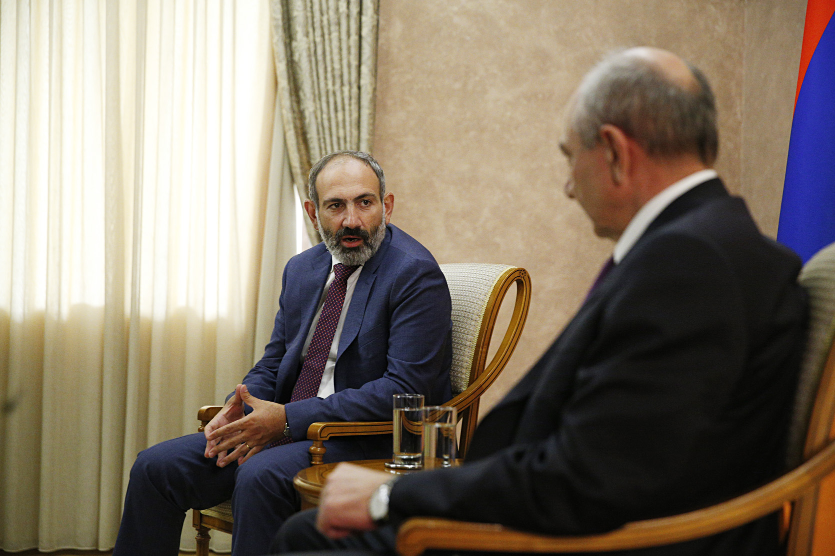Эхо встречи с Алиевым: президент Арцаха прибыл в Ереван на встречу с Пашиняном