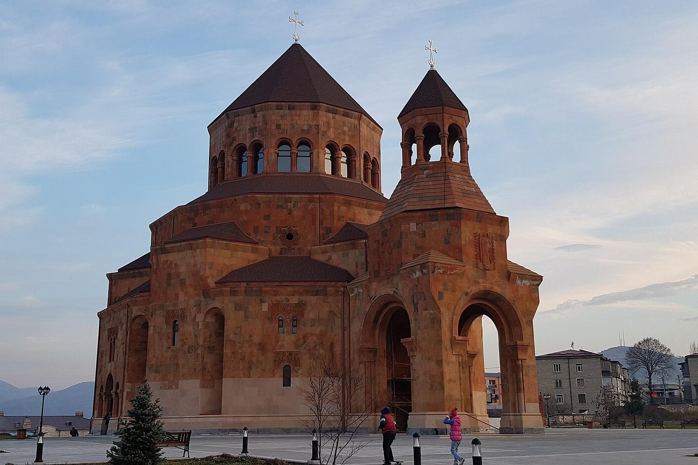 Стереть с лица земли наследие Карабаха