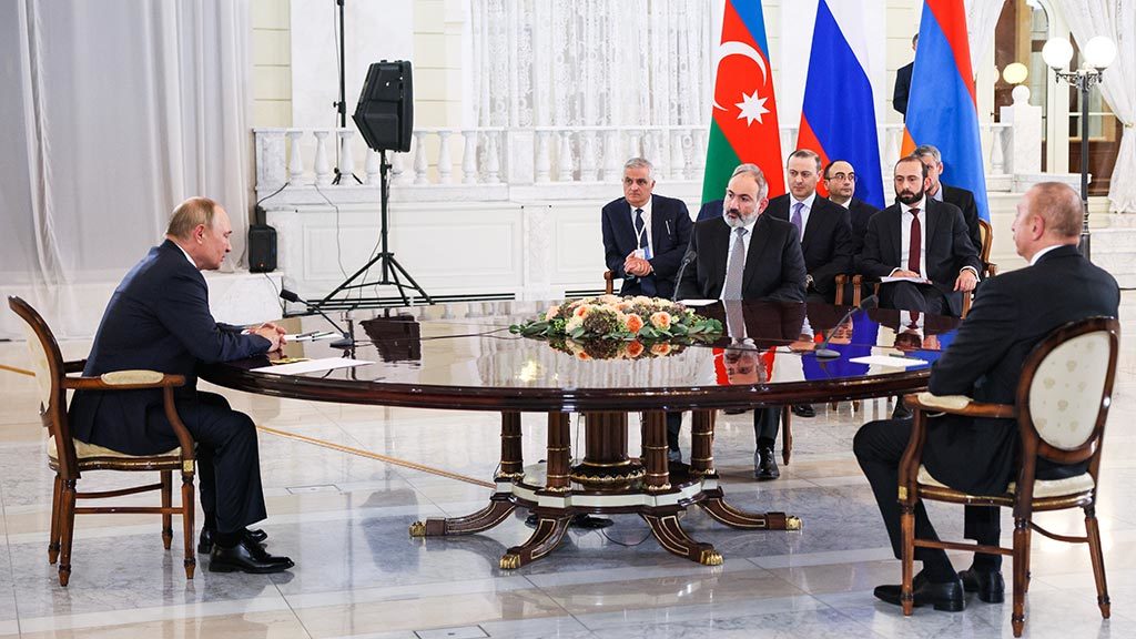 В Кремле прокомментировали переговоры Армении и Азербайджана при посредничестве США