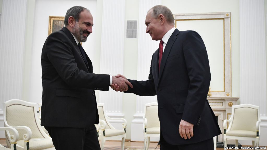 Путин поздравил Пашиняна по случаю назначения на пост премьер-министра Армении