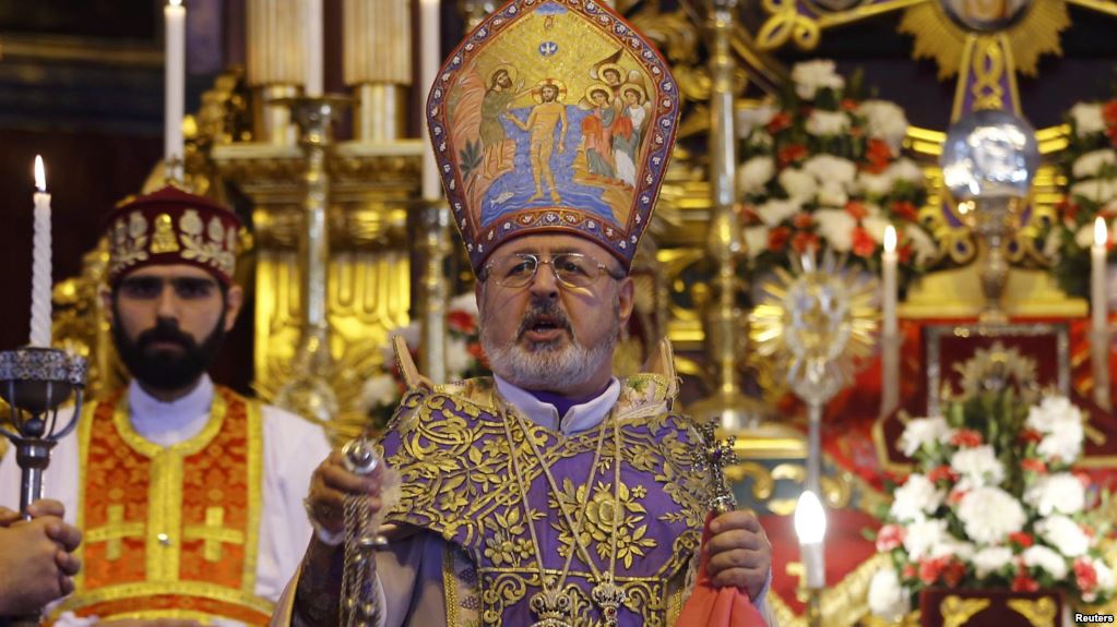 Наместник патриархии Константинополя ААЦ архиепископ Арам Атешян подал в отставку