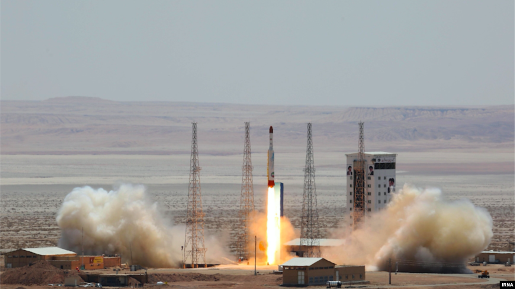 Иран провел испытания баллистической ракеты средней дальности - СМИ