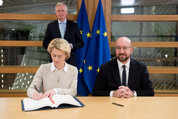 Главы Еврокомиссии и Совета ЕС подписали соглашение о выходе Великобритании из Евросоюза