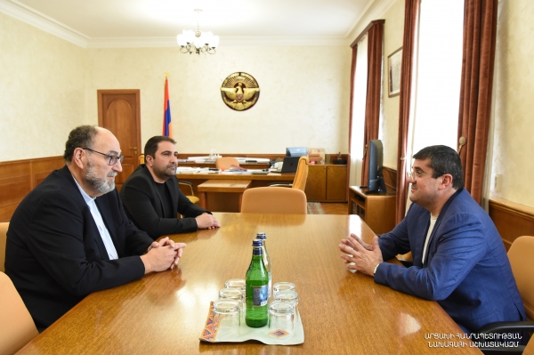Президент Арцаха принял директора Армянского евангелистского сообщества Австралии 
