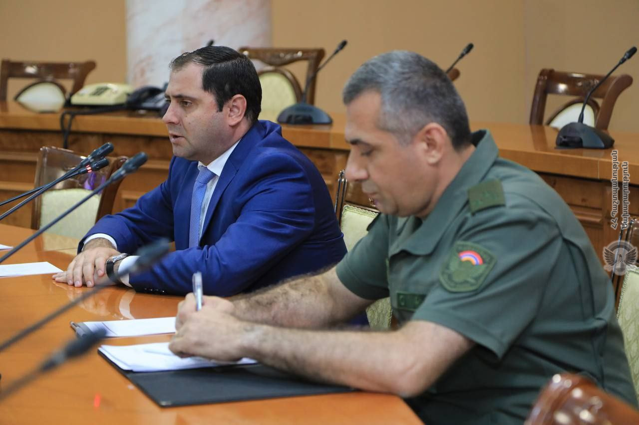 Военные атташе представили министру обороны Армении проделанную ими работу