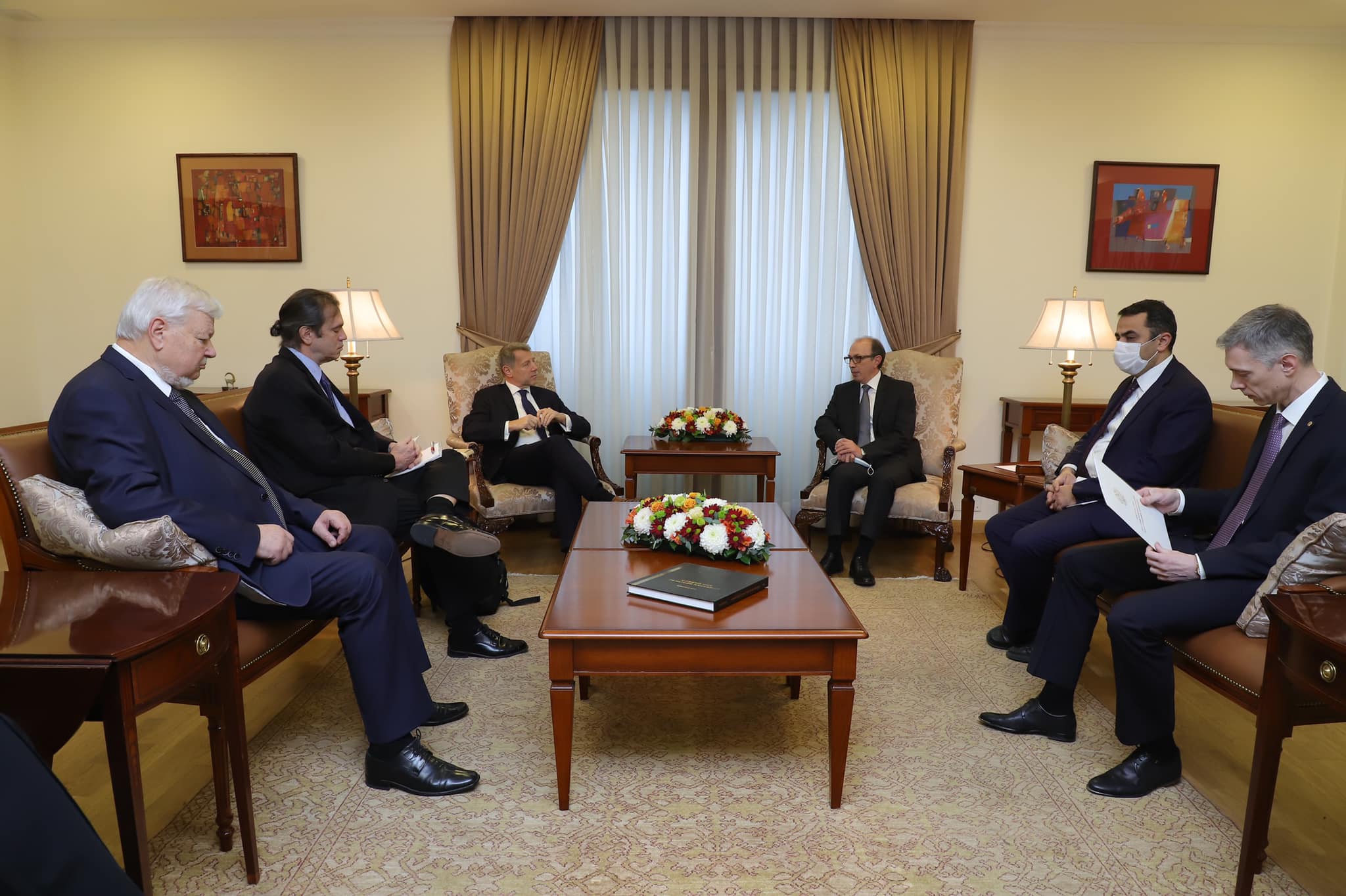 В МИД Армении стартовала встреча с сопредседателями Минской группы ОБСЕ