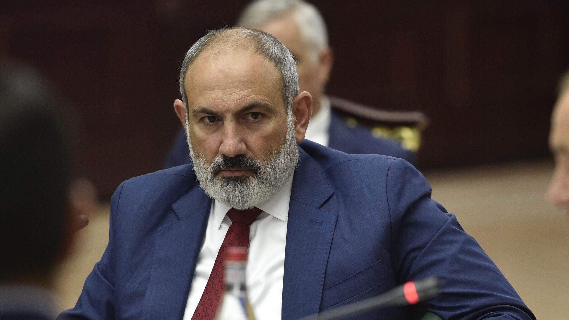Премьер-министр Армении опроверг слухи о закрытии школ в стране