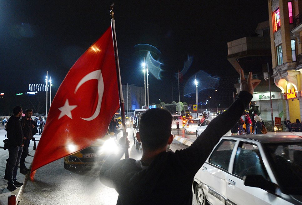 После референдума: Эрдоган направляет паруса Турции «в штормящее море»