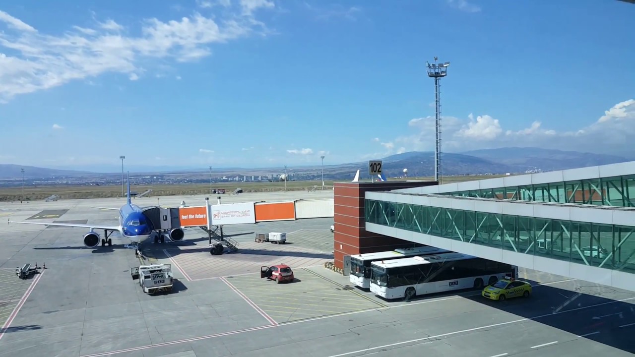 Власти Грузии намерены субсидировать транзитные авиарейсы из России