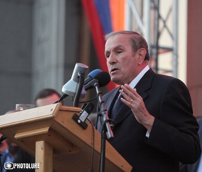 Сейчас в Армении есть угроза гражданской войны — Тер-Петросян