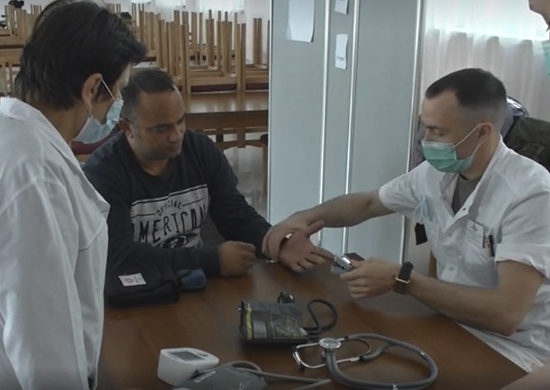 Российские военные врачи оказали помощь жителям отдаленного села Бадара в Карабахе