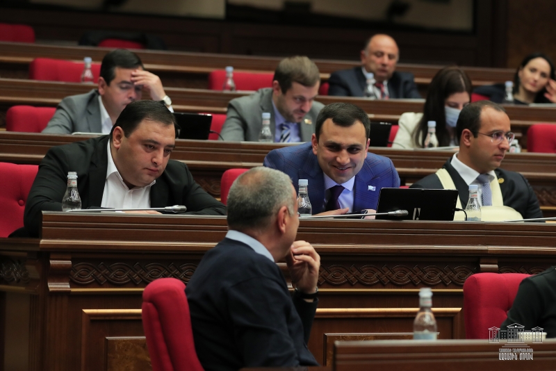 Парламент Армении проводит второе за день внеочередное заседание