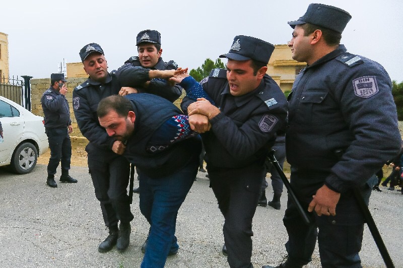 Запад из-за геополитических интересов приносит в жертву права человека в Азербайджане
