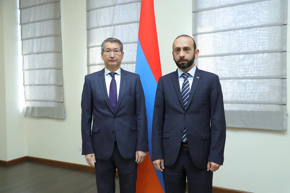 Глава МИД Армении обсудил с послом Казахстана перспектив взаимовыгодного сотрудничества