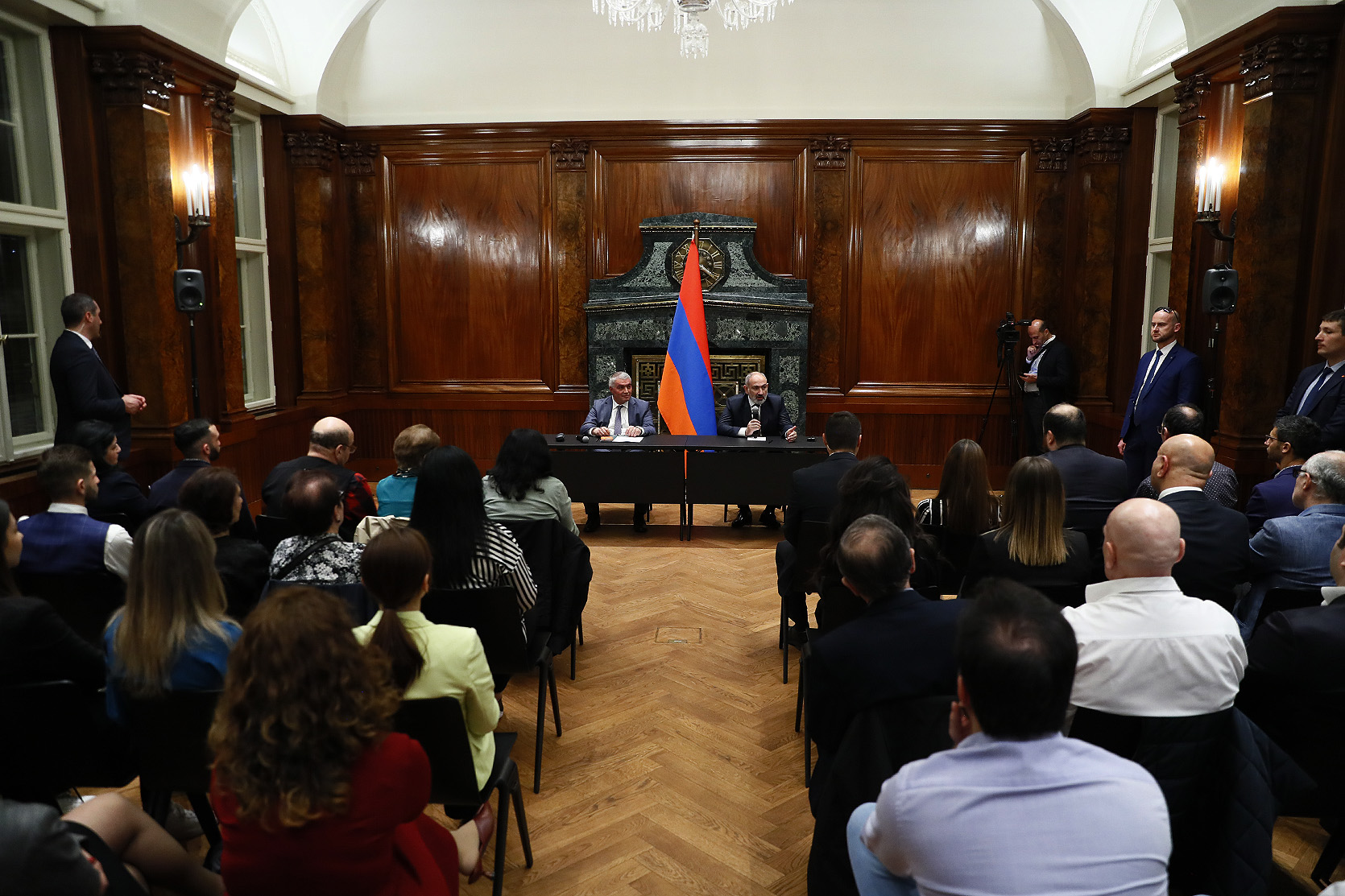 Пашинян провел встречу с представителями армянской общины Чехии