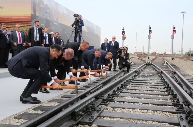 Взгляд из Баку: Железная дорога Баку-Тбилиси-Карс имеет стратегическое значение для региона